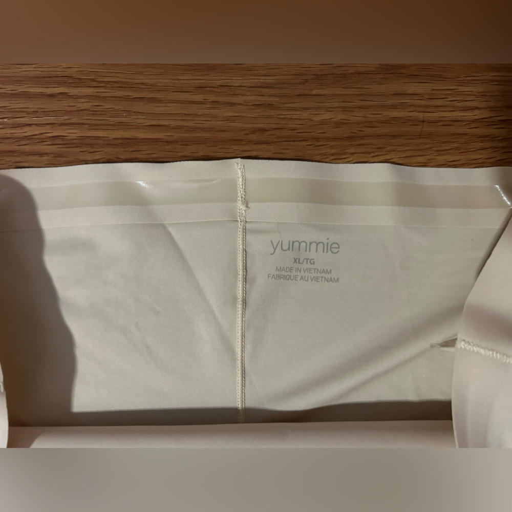 Yummie Seamless Solutions High Waist Thigh Shaper - Picture 3 of 4